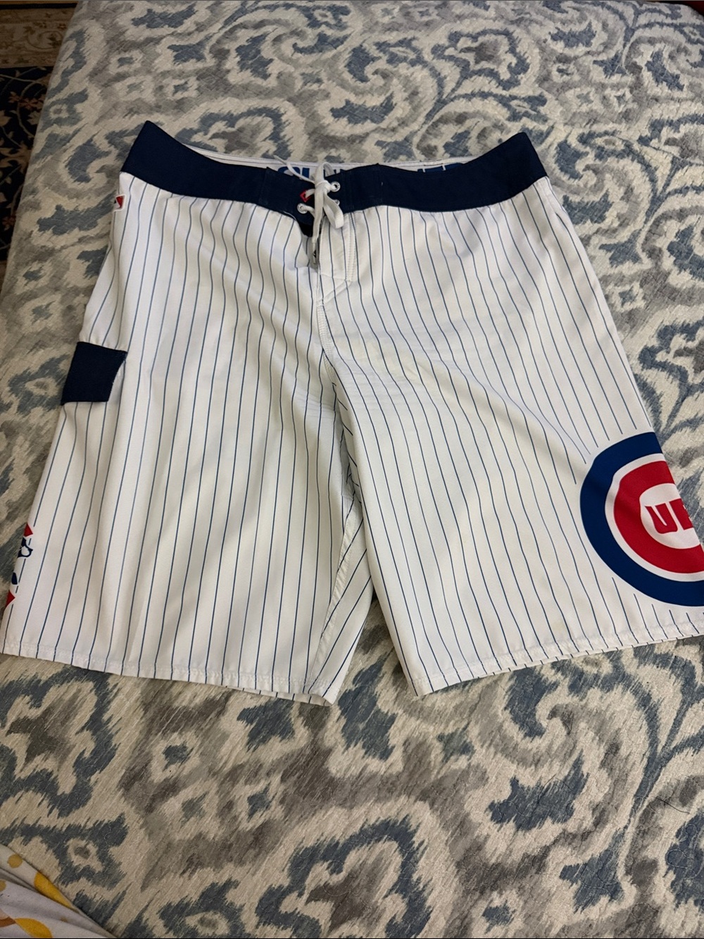 Chicago CubsWhite/ Blue Pinstripe Men’s Short with Navy Waistband and Red Accent